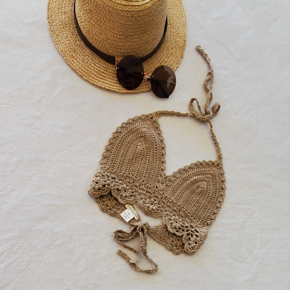 CROPTOP - Picture 3 of 11